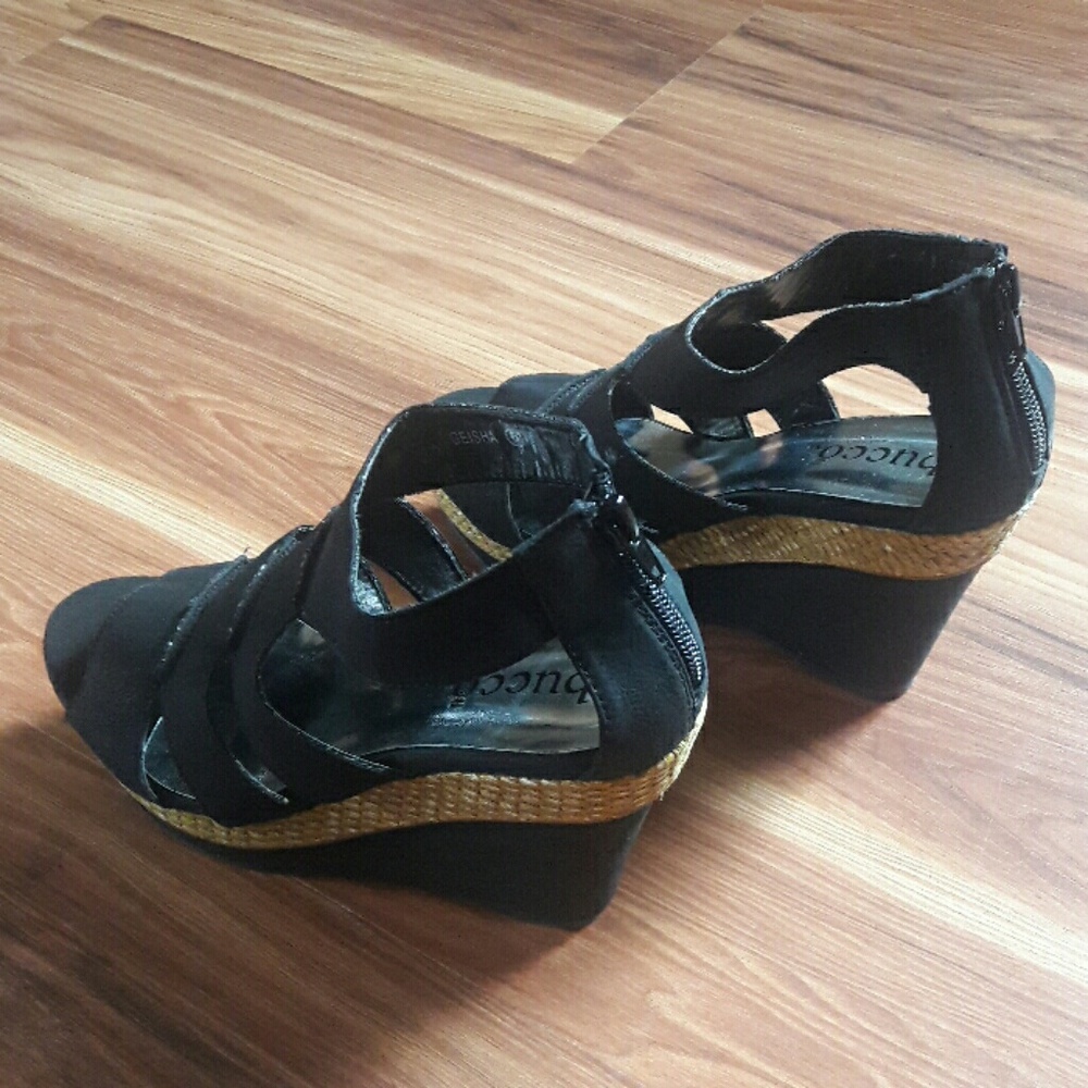 New wedge size 6 with box
